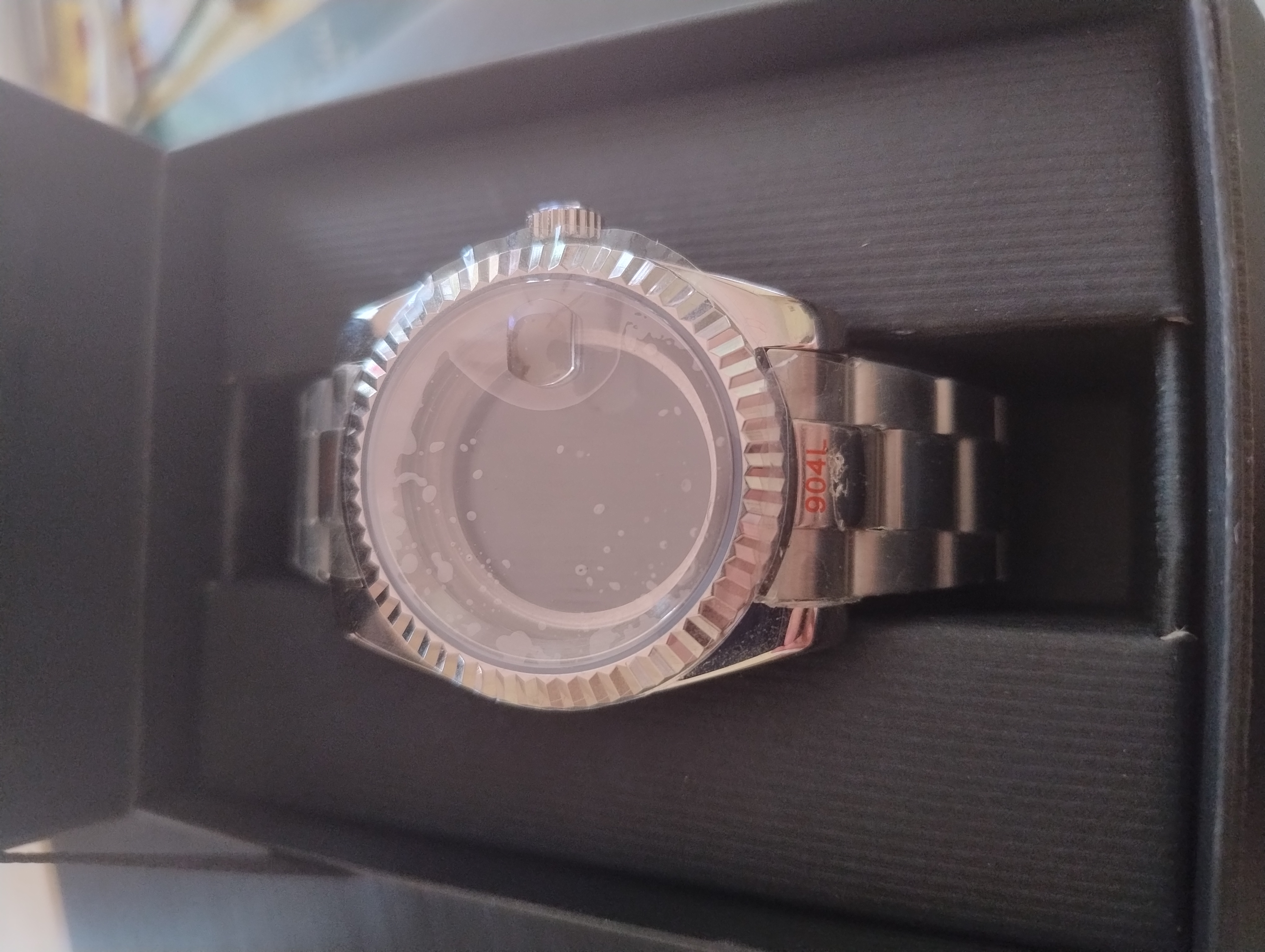 Crest Watch