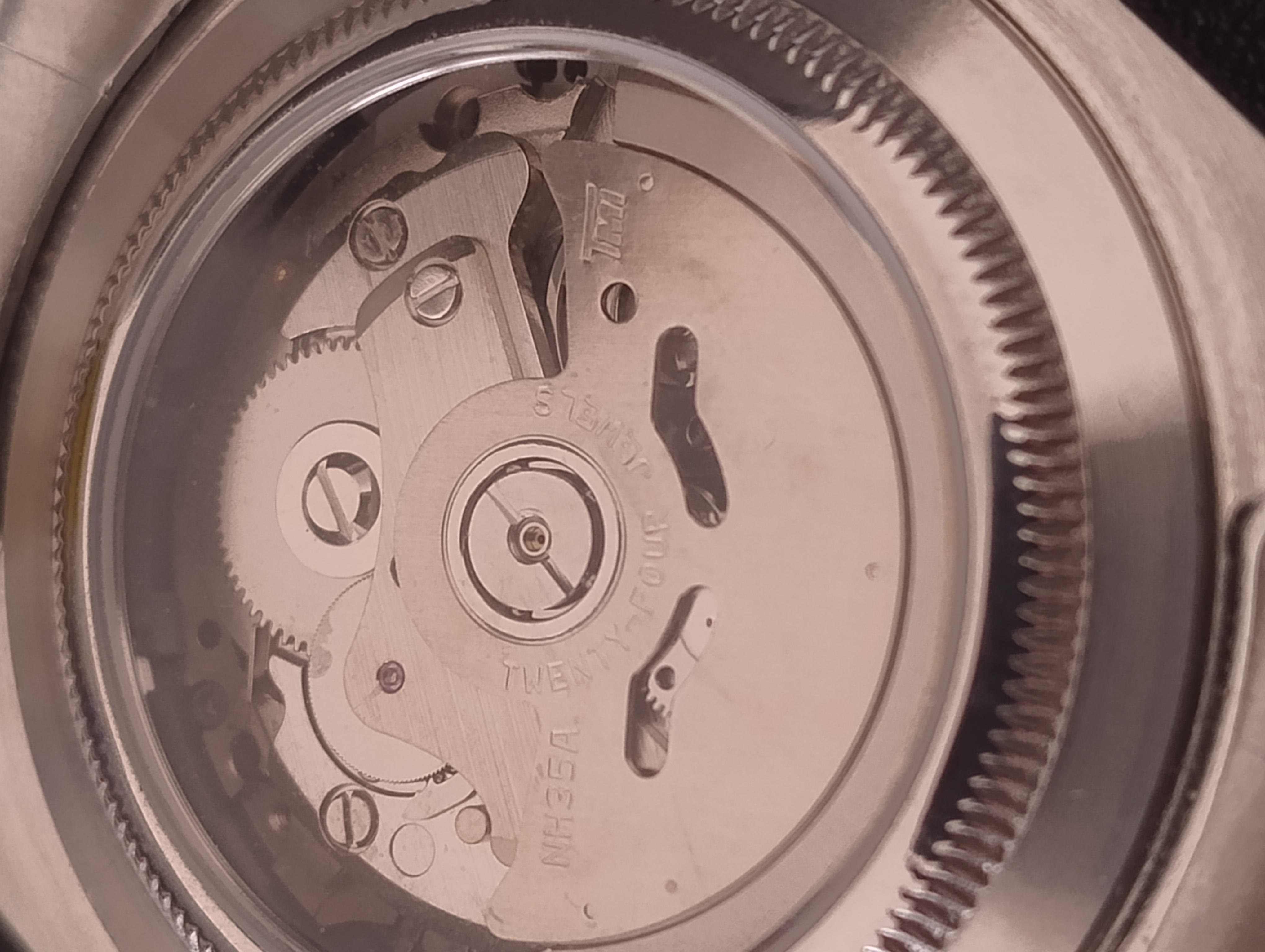 Crest Watch