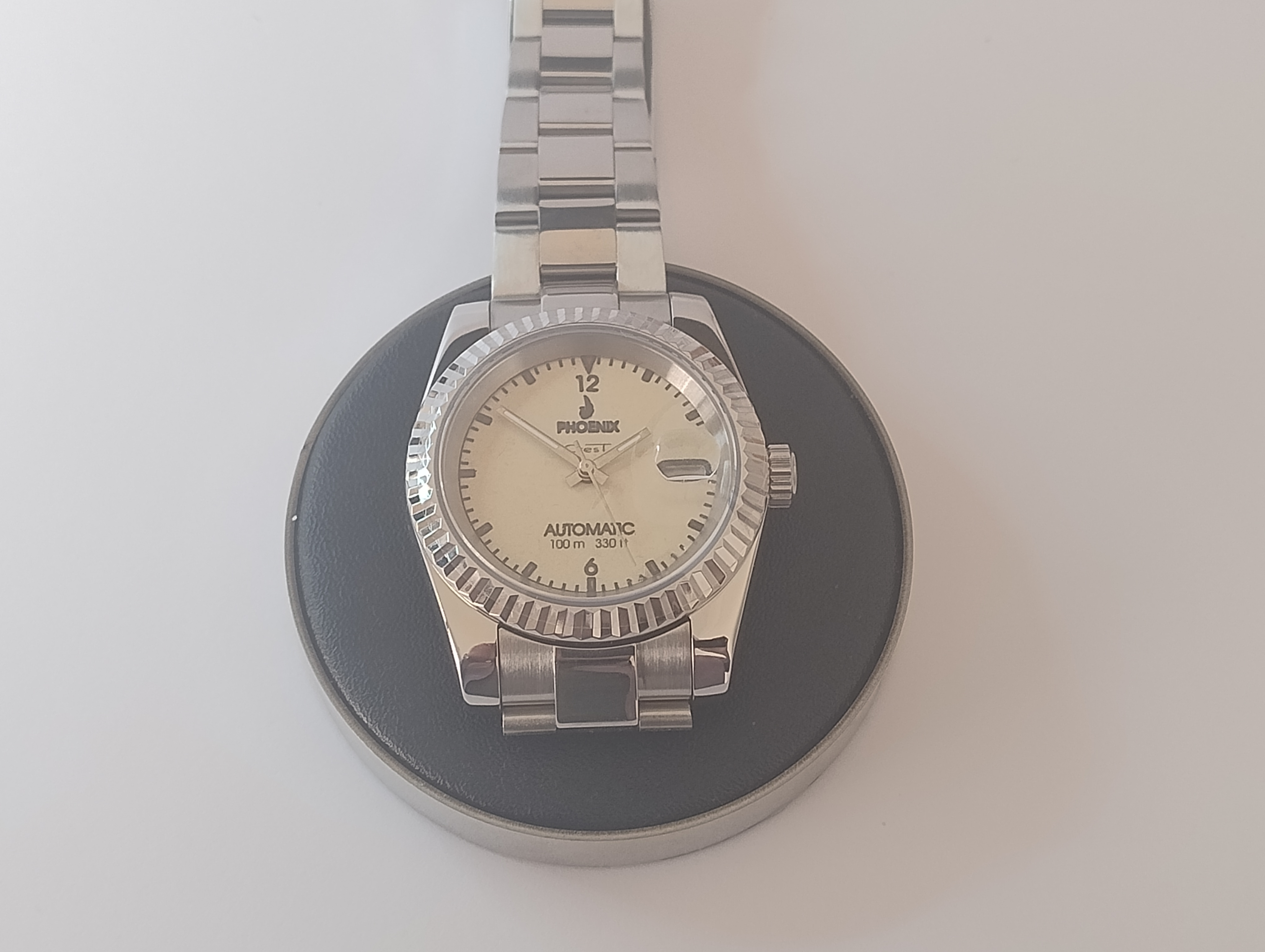 Crest Watch