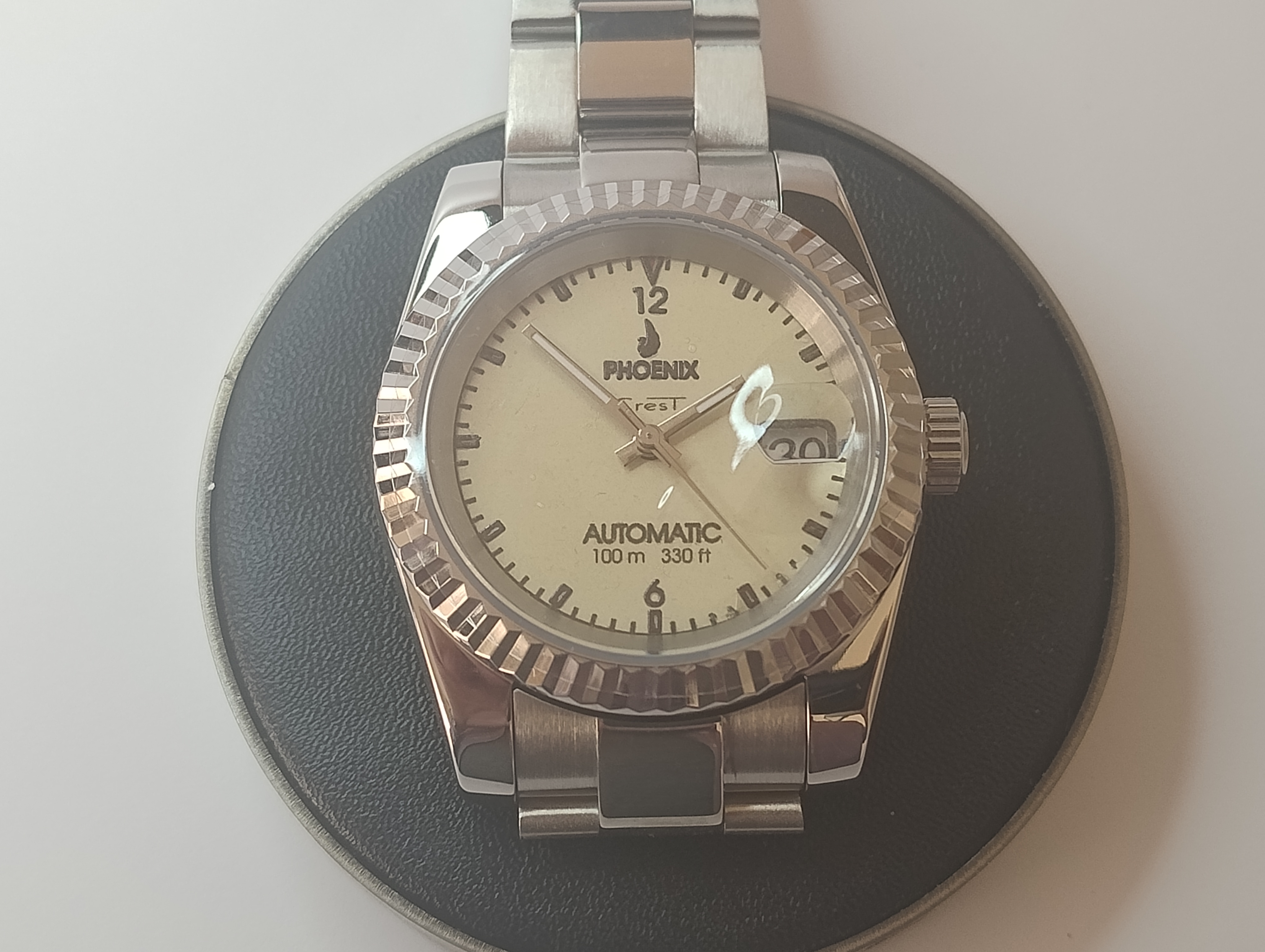 Crest Watch