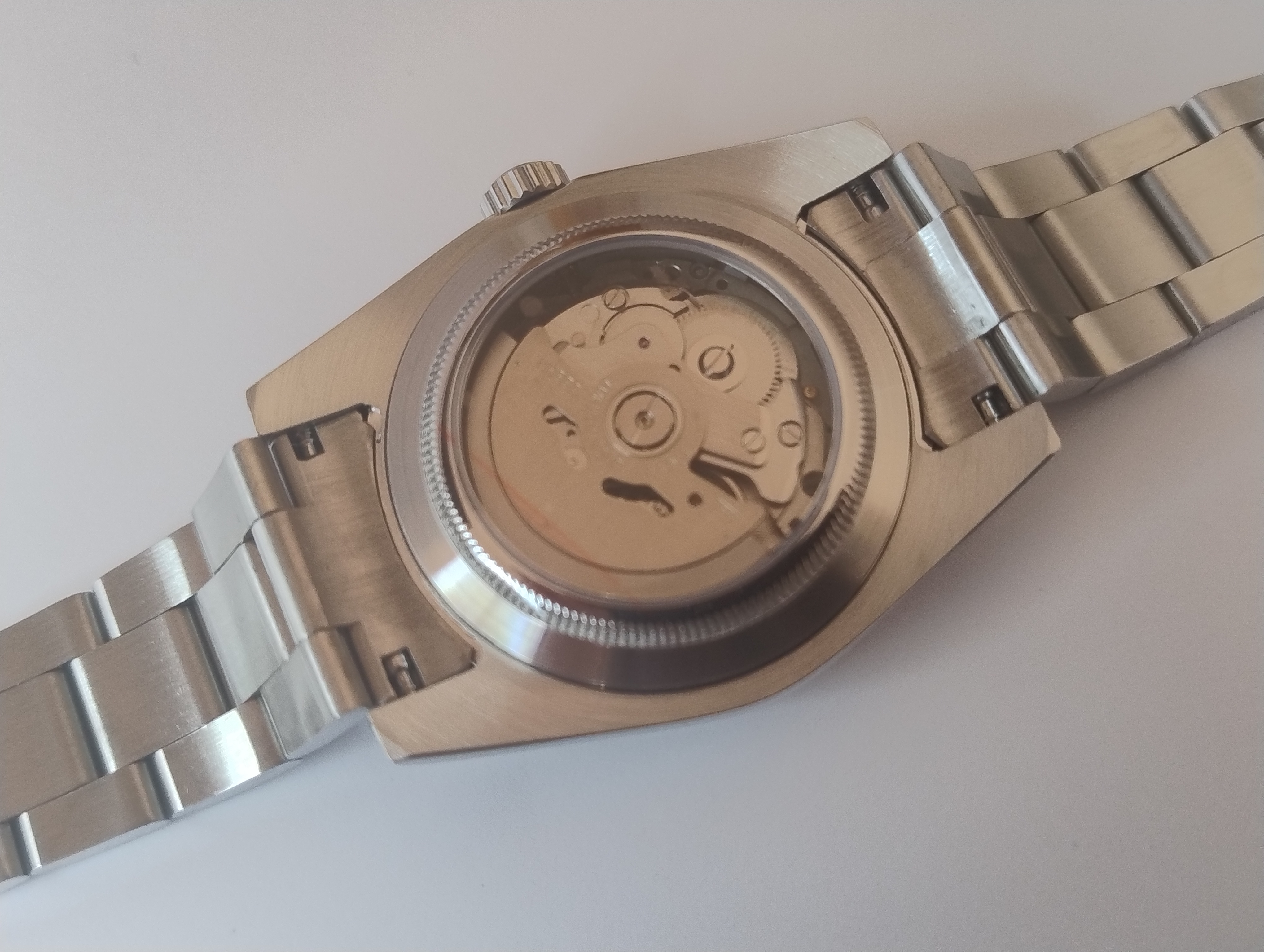 Crest Watch